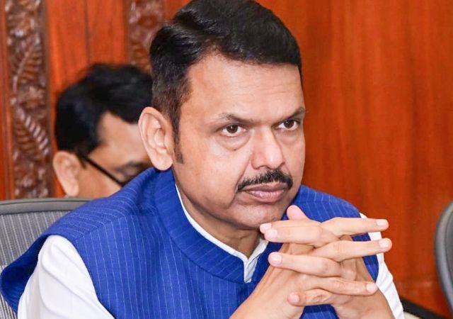 Maharashtra News : दुष्काळग्रस्त 265 तालुक्यांतील 10वी, 12वीच्या विद्यार्थ्यांना मोठा दिलासा; परीक्षा शुल्क माफ