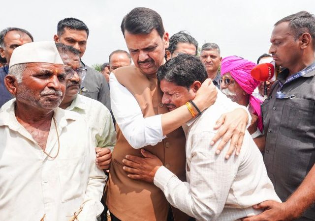 Devendra Fadnavis : दोन दिवसांत दुष्काळाचा जीआर, शेतकऱ्यांना सरसकट मदत करणार