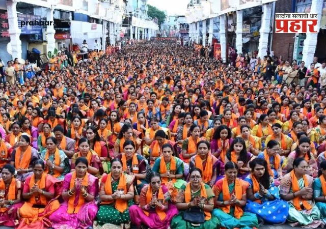 Dagdusheth Ganpati Atharvashirsha Pathan 2026 : पुण्यात स्त्रीशक्तीचा अभूतपूर्व जागर; दगडूशेठ गणपती प्रांगणात ३५ हजार महिलांचे सामूहिक अथर्वशीर्ष पठण!