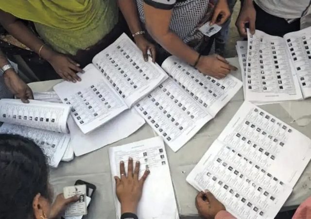 महाराष्ट्रात ‘SIR’ बाबत दावे- हरकतींसाठी 12 ऑक्टोबरपर्यंत मुदतवाढ, निवडणूक आयोगाचा निर्णय