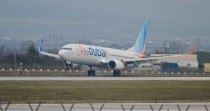 FlyDubai Flight : दुबईहून इस्राईलला जाणाऱ्या विमानाचं सौदी अरबमध्ये अचानक लँडिंग,  त्या सिग्नलने उडाली खळबळ! नेमकं काय घडलं?