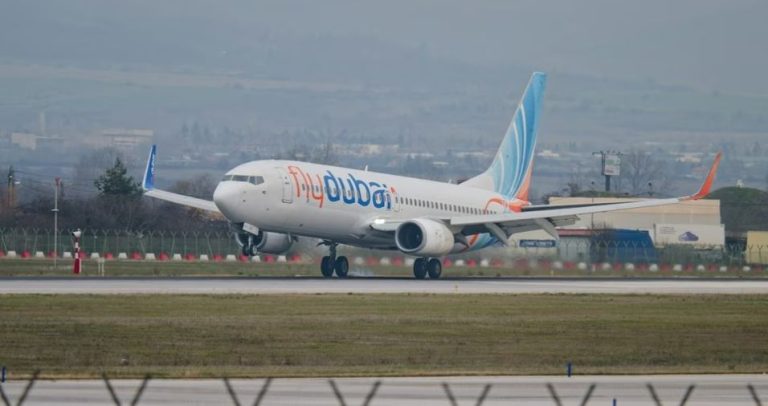 FlyDubai Flight : दुबईहून इस्राईलला जाणाऱ्या विमानाचं सौदी अरबमध्ये अचानक लँडिंग,  त्या सिग्नलने उडाली खळबळ! नेमकं काय घडलं?