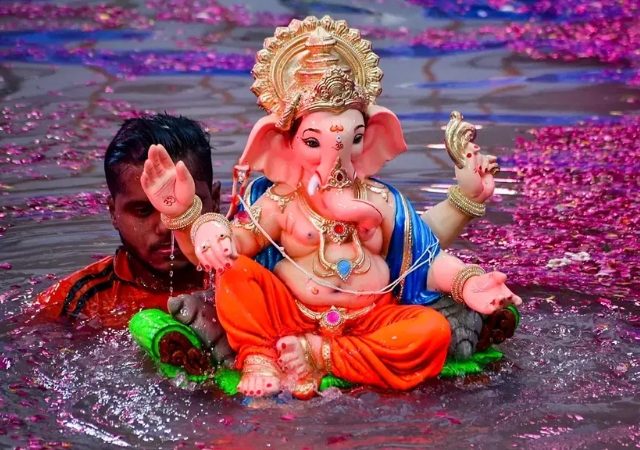 Ganesh Visarjan 2026: गणेश विसर्जनासाठी नवी मुंबई पोलिसांचा बंदोबस्त; 2000 कर्मचाऱ्यांचा फौजफाटा, नागरिकांना महत्त्वाच्या सूचना
