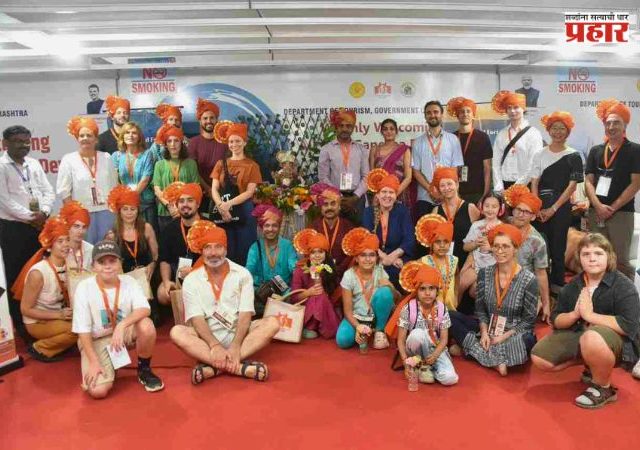 Ganeshotsav 2026 : महाराष्ट्राच्या गणेशोत्सवाची परदेशी पर्यटकांनाही भुरळ; बाप्पाच्या विसर्जनात उत्साहाने सहभाग
