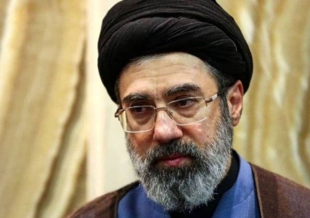 US Iran Conflict : अमेरिकेच्या हल्ल्यातून बचावले नवे सर्वोच्च नेते; मोजतबा खामेनेईंबाबत इराणी नेत्याचा खळबळजनक दावा
