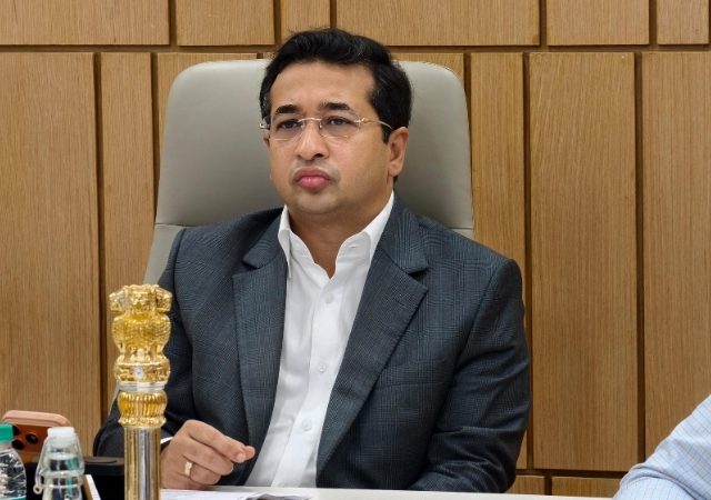 Nitesh Rane : दुष्काळात शेतकऱ्यांना मिळणारे सर्व लाभ मच्छिमारांनाही देणार; मंत्री नितेश राणे यांची ग्वाही