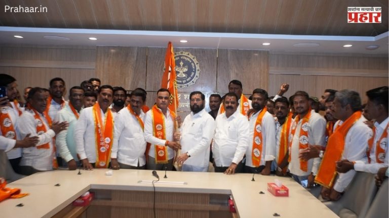 Maharashtra politics : भाजपचे मंत्री जयकुमार गोरेंचे बंधू शिवसेनेत दाखल; जिल्हा बँकेच्या निवडणुकीत ट्विस्ट