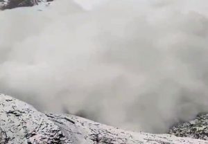 Himlung Himal avalanche : नेपाळमध्ये हिमलुंग हिमालयात हिमस्खलन; मृतांची संख्या ४ वर, १२ जण अजूनही बेपत्ता अन् शोधमोहीम सुरूच!