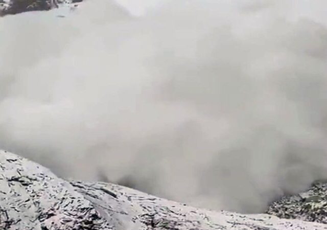 Himlung Himal avalanche : नेपाळमध्ये हिमलुंग हिमालयात हिमस्खलन; मृतांची संख्या ४ वर, १२ जण अजूनही बेपत्ता अन् शोधमोहीम सुरूच!
