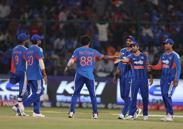 तिकीट विंडो उघडली अन् बंद झाली! एका मिनिटात भारत वेस्ट इंडिज सामन्याची सर्व तिकिटे विकली, झालं असं की..