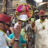 Jackie Shroff : जॅकी श्रॉफ यांनी घेतले 'चिंचपोकळीच्या चिंतामणी'चे दर्शन; बाप्पाच्या चरणी रोपटं अर्पण करत जपला निसर्गप्रेम