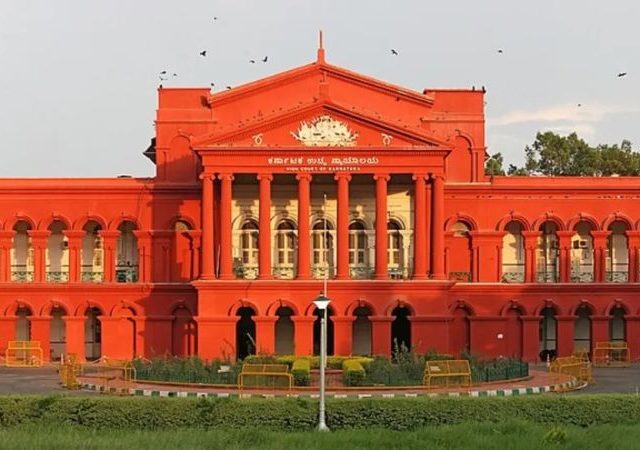 Karnatak High Court Decision : पतीची प्रेयसी 'नातेवाईक' ठरू शकत नाही; उच्च न्यायालयाकडून महिला प्रेयसीविरोधातील गुन्हा रद्द!