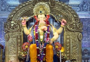 Lalbaugcha Raja : 'लालबागच्या राजा'च्या चरणी ₹6.11 कोटींचे दान; सोन्या-चांदीसह 2 बाईकचा होणार लिलाव