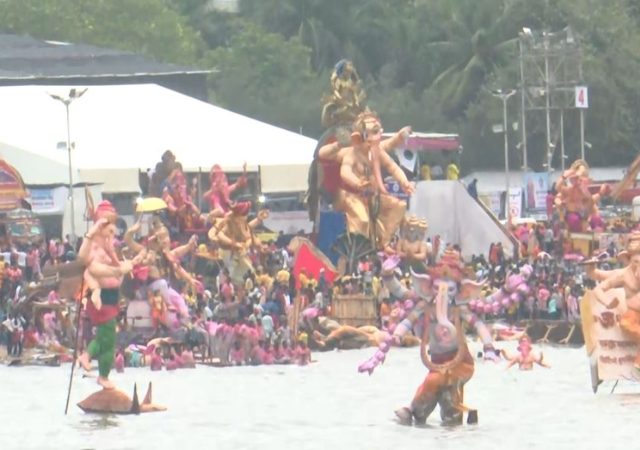 Mumbai Ganpati Visarjan: अनंत चतुर्दशीच्या दिवशी गणपती विसर्जनासाठी मुंबई महापालिका सज्ज, एका क्लिकवर पाहा कृत्रिम तलावांची यादी