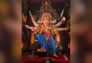 Mumbai Ganeshotsav : वाडी बंदरच्या महाराजांचे भव्य रूप; बारा ज्योतिर्लिंगांची सजावट ठरतेय यंदाचे खास आकर्षण