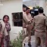 Maharajganj Shocker Video : जमिनीच्या वादातून संतापलेली तरुणी हातात बंदूक घेऊन पोलीस चौकीत शिरली अन् थेट...उत्तर प्रदेशातील धक्कादायक घटना