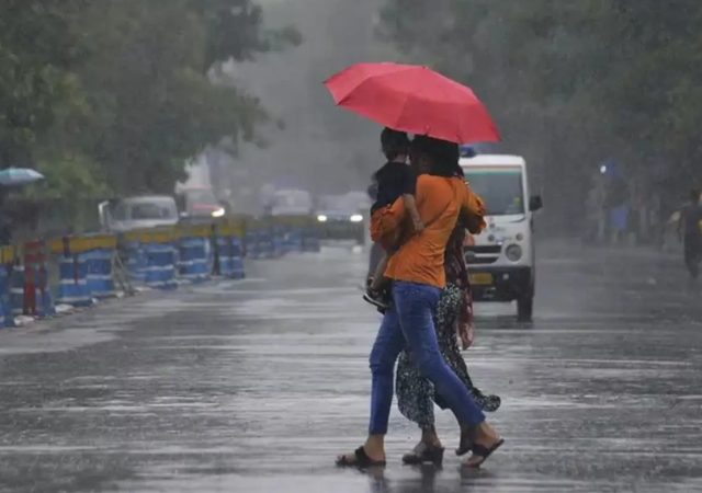 Maharashtra Weather Alert: महाराष्ट्रामध्ये पुन्हा हवामान बदल, 6 जिल्ह्यांना यलो अलर्ट; मुंबई- पुण्याची स्थिती काय?