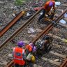Mumbai Local Train : रेल्वे प्रवासी कृपया लक्ष द्या, रविवारी कुठे मेगाब्लॉक आहे ते जाणून घ्या