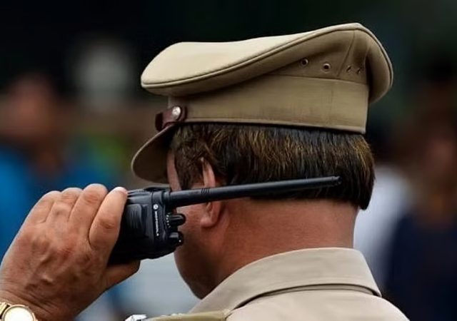 मुंबई पोलिसांची वॉकी- टॉकी चोरणारा आरोपी गजाआड, 700 CCTV कॅमेऱ्यातून चोराचा घेतला शोध