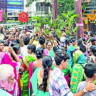Nashik : नेपाळमधील महाप्रलयातून २०० नाशिककर भाविक सुखरूप परतले, मुंबई नाक्यावर ढोल-ताशांच्या गजरात स्वागत