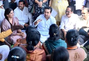 Nitesh Rane : शिवणाटाकळी तलावातील पाणीपातळीत घट; पंचनाम्यानंतर पात्र मच्छीमारांना मदत मिळवून देणार - मंत्री नितेश राणे
