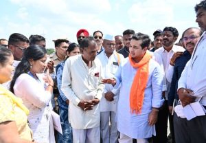 Nitesh Rane : बदनापूर तालुक्यातील राजेवाडी तलावाला मंत्री नितेश राणे यांची भेट