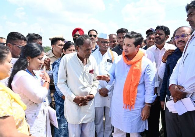 Nitesh Rane : बदनापूर तालुक्यातील राजेवाडी तलावाला मंत्री नितेश राणे यांची भेट