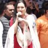 Padmini Kolhapure Viral Video : हिंदी गाण्याची फरमाईश झाली, पण पद्मिनी कोल्हापुरेने आधी मराठीच गाणं गायलं! म्हणाली...