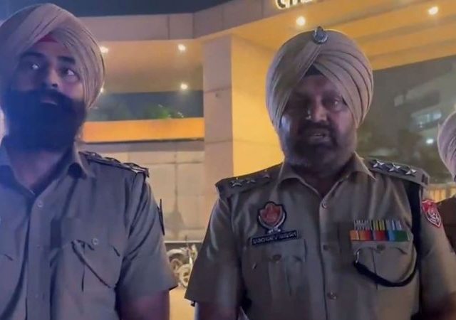 Punjab News : ‘हॉस्टेलमध्ये आत्मा फिरतोय’ची अफवा; पंजाबमधील चितकारा विद्यापीठात शेकडो विद्यार्थ्यांचा गोंधळ, प्रशासनाने काय सांगितलं?
