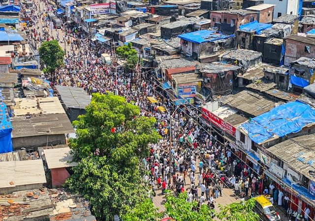 Redevlopment News: गृहनिर्माण संस्थांच्या पुनर्विकासातील मनमानीला आळा, विकासक निवडीसाठी किमान तीन निविदा बंधनकारक
