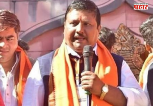 महाराष्ट्र अल्पसंख्याक आयोगाचे अध्यक्ष वादाच्या भोवऱ्यात - १९९३ च्या मुंबई बॉम्बस्फोटातील दोषी अबू सालेमची भेट घेतल्याचा विश्व हिंदू परिषदेचा दावा