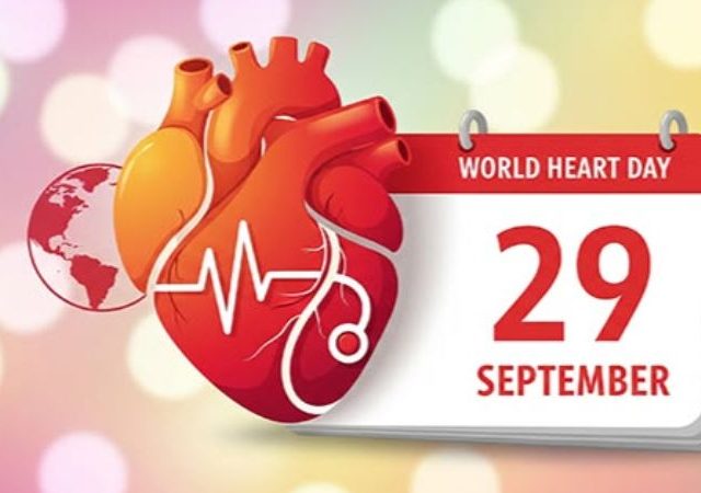 World Heart Day : सावधान! हार्ट अटॅक येण्यापूर्वी शरीर देते 'हे' गंभीर संकेत; वेळेवर ओळखा लक्षणे