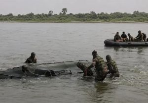 Indian Army : भारतीय सैन्याचे दोन जवान शहीद, नदीत वाहून गेले