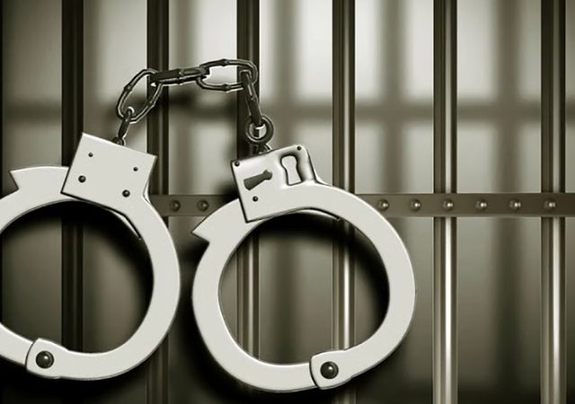 Nashik Crime : गोंदे एमआयडीसीतील गोळीबाराचा छडा;  पाच जण ताब्यात, गावठी कट्ट्यासह शस्त्रे जप्त