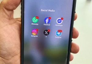 Supreme Court News: 18 वर्षांखालील मुलांसाठी सोशल मीडियाचे नियम कडक होणार! सुप्रीम कोर्टाने नेमकं काय सांगितलं?
