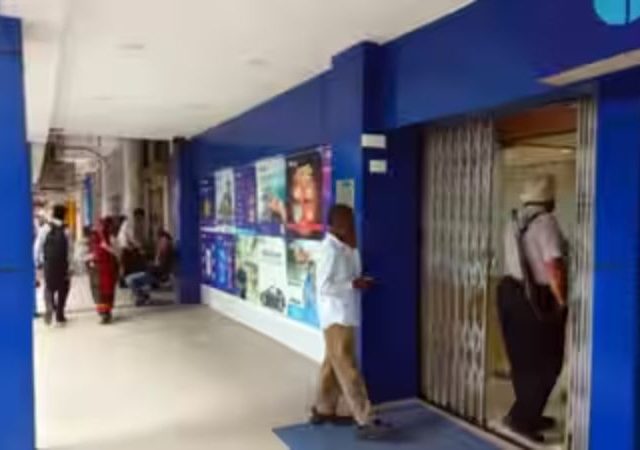 Bank Strike : बँक कर्मचाऱ्यांचा 3 दिवसांचा संप अखेर मागे; ग्राहकांना मोठा दिलासा
