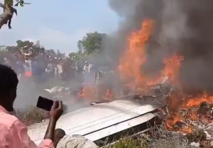 Plane Crash : विमानाचा भीषण अपघात ! दोन वरिष्ठ लष्करी अधिकाऱ्यांसह 14 जणांचा मृत्यू