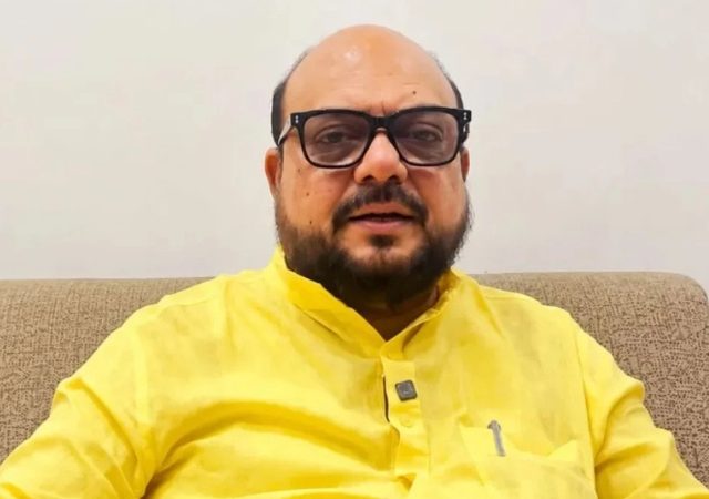 Gulabrao Patil : राज्यात तीन टप्प्यांत पाणीटंचाईचे नियोजन, १५ ऑक्टोबरपर्यंत जिल्हानिहाय आराखडा सादर करण्याचे निर्देश