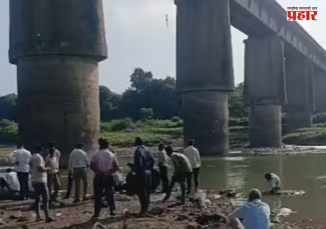Jalgaon Crime News : बांभोरी पुलावरून विवाहितेची गिरणा नदीत उडी, विवाहितेचा 15 तासांनंतरही शोध नाही