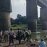Jalgaon Crime News : बांभोरी पुलावरून विवाहितेची गिरणा नदीत उडी, विवाहितेचा 15 तासांनंतरही शोध नाही