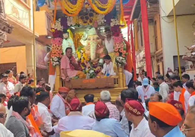 Nandurbar Ganesh Visarjan 2026 : नंदुरबारमध्ये गणेश विसर्जन मिरवणुकीला सुरुवात, ‘हरिहर भेटी’कडे भाविकांचे लक्ष