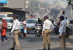 Pune Ganesh Visarjan : पुण्यातील गणोशोत्सवानिमित्त वाहतूक पोलिसांचा मोठा निर्णय, घरून बाहेर पडण्यापूर्वी हे रस्ते नक्की तपासा