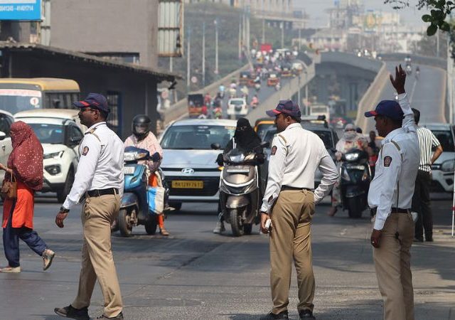 Pune Ganesh Visarjan : पुण्यातील गणोशोत्सवानिमित्त वाहतूक पोलिसांचा मोठा निर्णय, घरून बाहेर पडण्यापूर्वी हे रस्ते नक्की तपासा