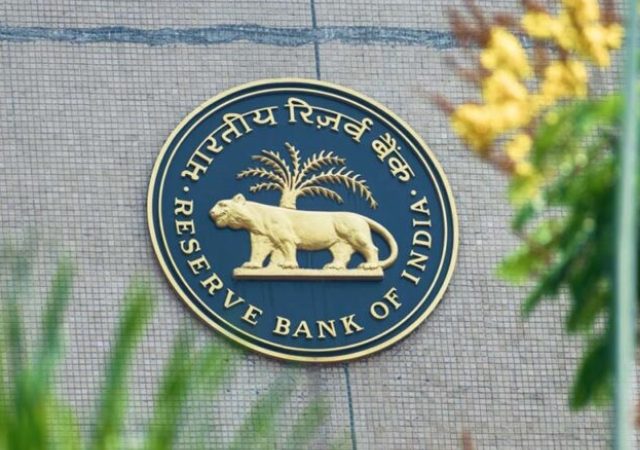 Bank New Rule : 1 ऑक्टोबरपासून बल्क FDच्या व्याजदरांमध्ये मोठा बदल , बँकांना दररोज वेबसाइटवर द्यावी लागणार माहिती