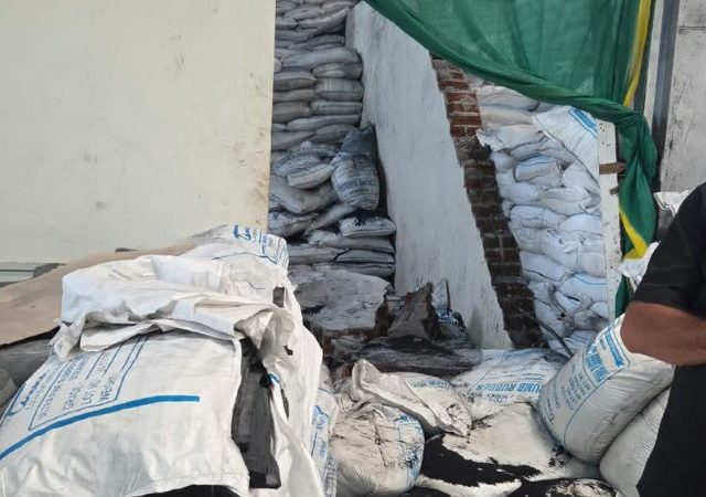 Palghar Wall Collapse : वाड्यात कारखान्याची भिंत कोसळून 3 कामगारांचा मृत्यू; 2 महिलांसह एका पुरुषाचा समावेश