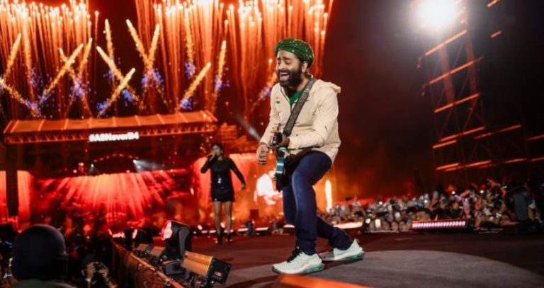 Arijit Singh : अरिजीत सिंगची संगीतातील २० वर्षे : पार्श्वगायनातून निवृत्तीनंतर भव्य 'इंडिया टूर'ची घोषणा