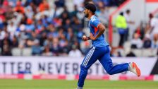 IND vs NZ 4th T20: न्यूझीलंडविरुद्धच्या सामन्यात अर्शदीप सिंगचं दीड शतक, मिचेल सँटनरला केलं शिकार