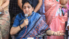 एकदा बाहेर तो कायमचा बाहेर! सुनेत्रा पवारांचा पक्षांतर्गत विरोधकांना इशारा; ‘अजितदादा मोठ्या मनाचे होते, दादांसारखी मी नाही’