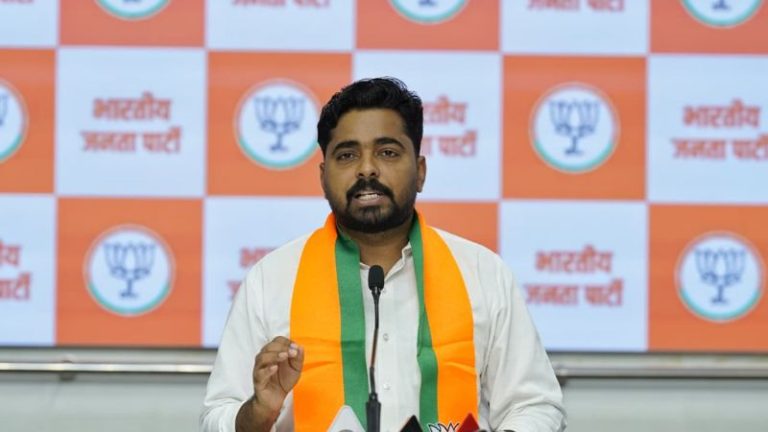 Navnath Ban: 'वापरा आणि फेकून द्या', इंडिया आघाडीत ठाकरे गटाचे स्थान कडीपत्त्यासारखे; नवनाथ बन यांची जोरदार टीका