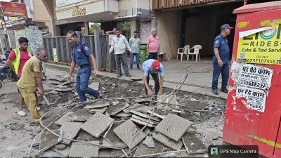 Mumbai Footpath Encroachment : पदपथांचा व्यावसायिक वापर करणाऱ्यांवर कठोर कारवाई करणार, महापालिका आयुक्तांनी दिले कारवाईचे थेट आदेश